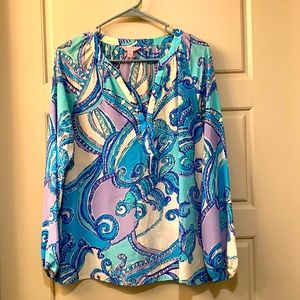 Coveted Lilly Pulitzer Elsa top!